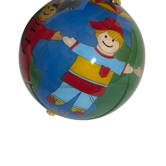 Lie Bien Reverse Painted Children of the World 3” Christmas Ornament 2001 Decor - Picture 4 of 7